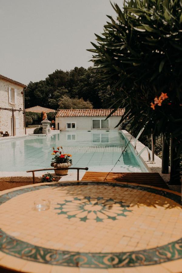 Domaine Amourella Aparthotel Lambesc Esterno foto